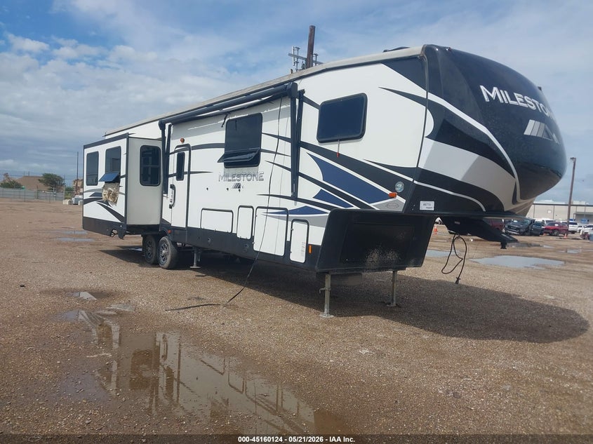 2020 Heartland 377mb VIN 5SFMG4422LE420752 IAAI salvage auction — BURN, Wait Title, sold $125 on 2026-10-07 (photo 1)