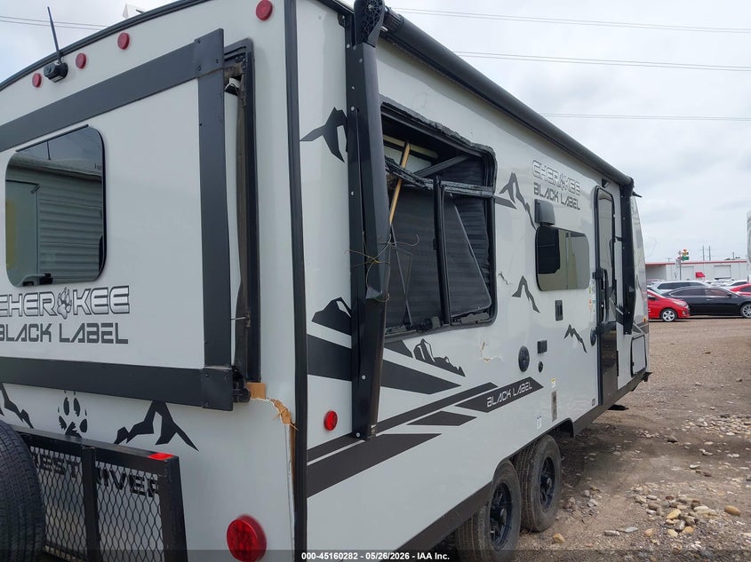 2025 Jeep VIN 4X4TCKU27SK093337 IAAI salvage auction — RIGHT SIDE, Salvage (Texas), sold $1,700 on 2026-07-21 (photo 4)