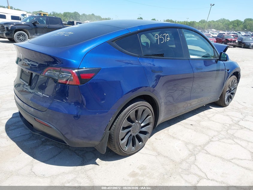 2022 Tesla Model y VIN 7SAYGDEE0NF373223 IAAI salvage auction — FRONT END, Salvage Title, sold $5,400 on 2026-07-09 (photo 4)