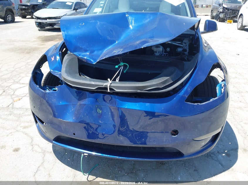 2022 Tesla Model y VIN 7SAYGDEE0NF373223 IAAI salvage auction — FRONT END, Salvage Title, sold $5,400 on 2026-07-09 (photo 6)