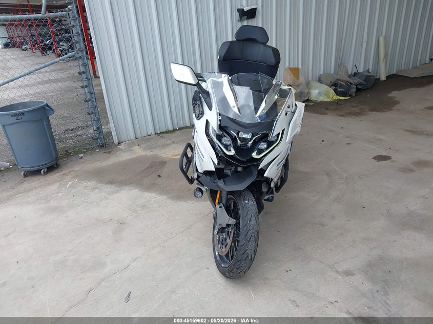 2022 BMW K 1600 VIN WB10F3307N6G18464 IAAI salvage auction — FRONT END, Salvage (Texas), sold $8,600 on 2026-07-14 (photo 5)