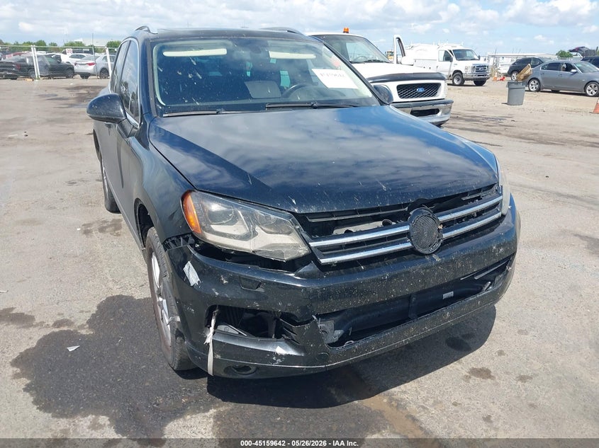 2012 Volkswagen Touareg VIN WVGFK9BP7CD003456 IAAI salvage auction — FRONT END, Salvage Title, sold $925 on 2026-07-22 (photo 1)