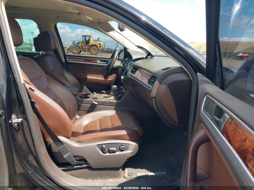 2012 Volkswagen Touareg VIN WVGFK9BP7CD003456 IAAI salvage auction — FRONT END, Salvage Title, sold $925 on 2026-07-22 (photo 5)