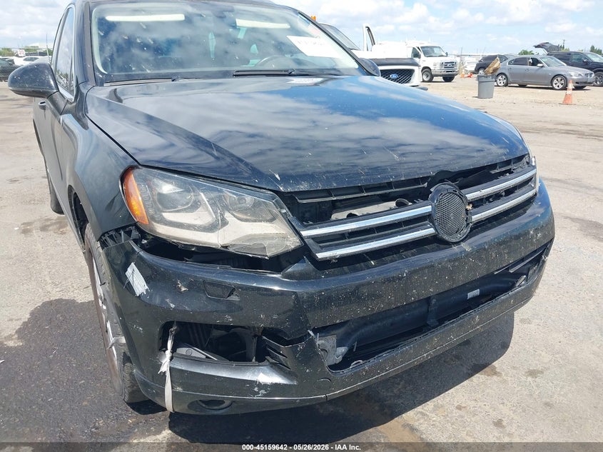 2012 Volkswagen Touareg VIN WVGFK9BP7CD003456 IAAI salvage auction — FRONT END, Salvage Title, sold $925 on 2026-07-22 (photo 6)