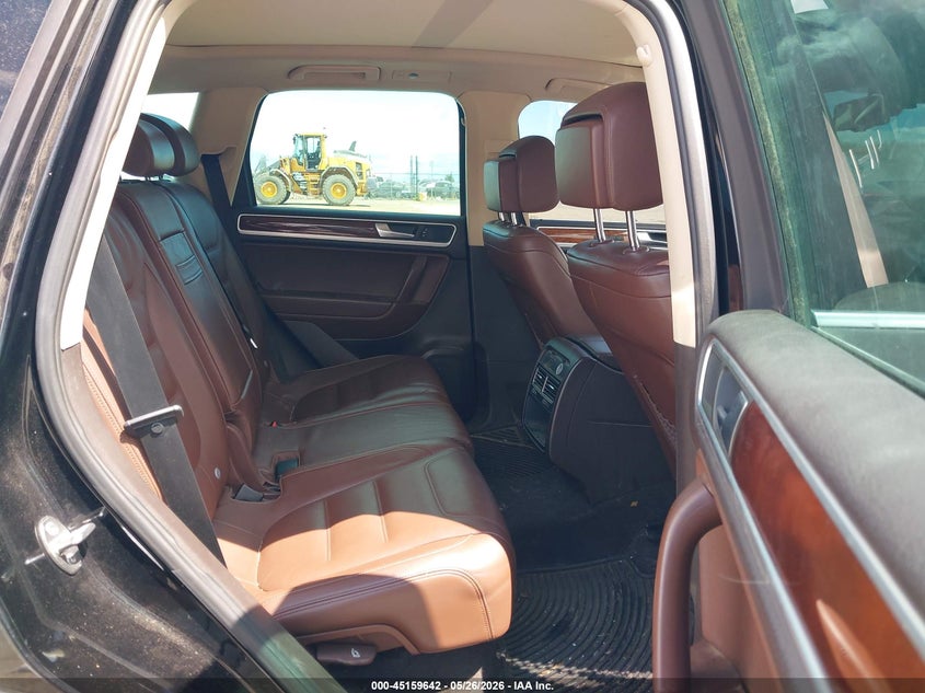 2012 Volkswagen Touareg VIN WVGFK9BP7CD003456 IAAI salvage auction — FRONT END, Salvage Title, sold $925 on 2026-07-22 (photo 8)