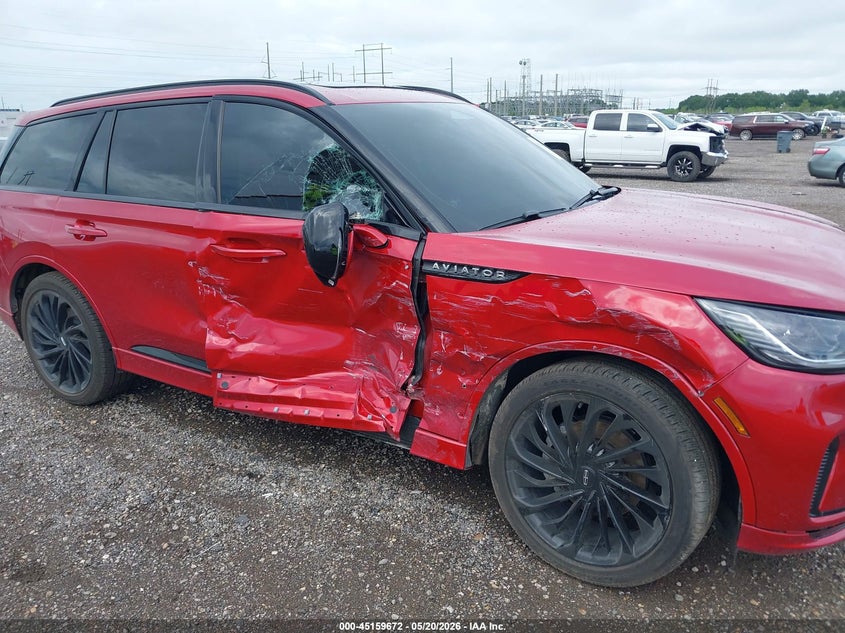 2026 Lincoln Aviator VIN 5LM5J7WC6TGL12700 IAAI salvage auction — RIGHT SIDE, Salvage (Louisiana), sold $26,050 on 2026-07-20 (photo 6)