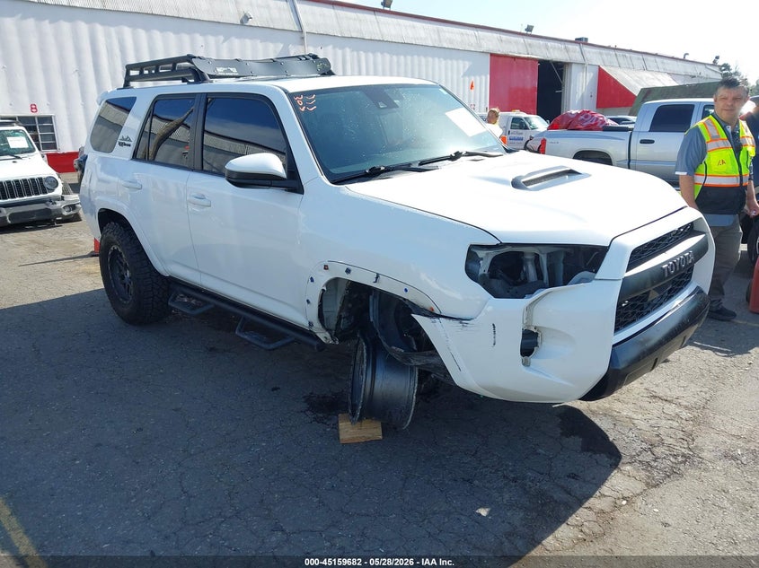 2020 Toyota 4runner VIN JTEBU5JR1L5794386 IAAI salvage auction — RIGHT FRONT, Salvage (Oregon), sold $22,000 on 2026-07-25 (photo 1)