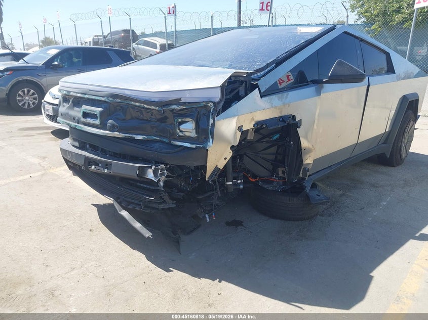 2025 Tesla Cybertruck VIN 7G2CEGEC9SA077409 IAAI salvage auction — LEFT FRONT, Salvage (Nevada), sold $24,700 on 2026-07-01 (photo 6)