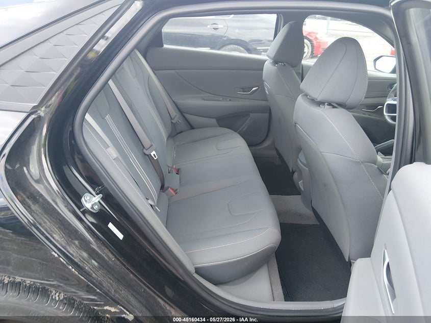 2025 Hyundai Elantra VIN KMHLM4DG4SU060063 IAAI salvage auction — RIGHT SIDE, Salvage Title, sold $4,950 on 2026-07-27 (photo 8)