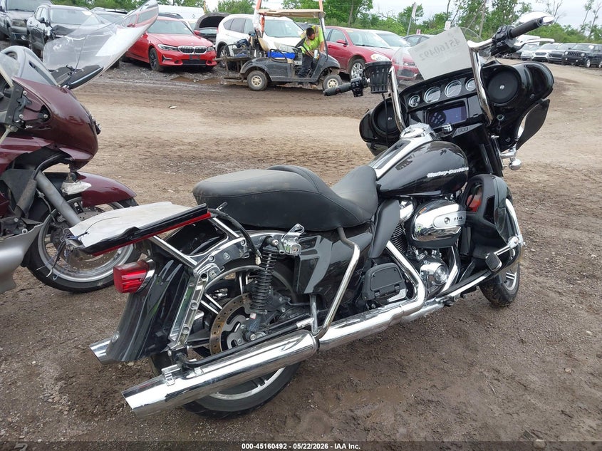 2022 Harley-davidson Electra glide VIN 1HD1KEF18NB645601 IAAI salvage auction — ALL OVER, Salvage (Ohio), sold $6,400 on 2026-07-08 (photo 4)