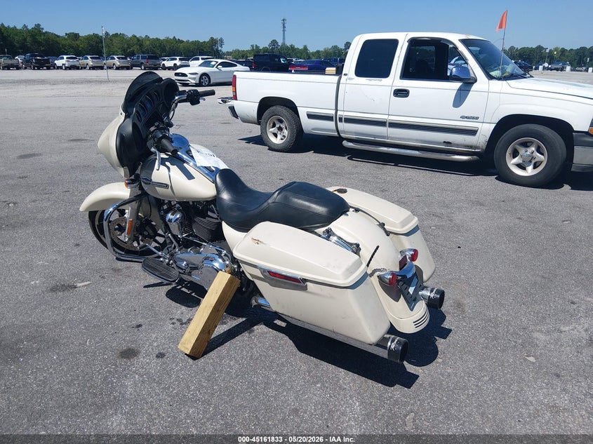 2022 Harley-davidson Street glide VIN 1HD1KBC13NB606885 IAAI salvage auction — THEFT, Salvage (South Carolina), sold $7,200 on 2026-07-08 (photo 3)