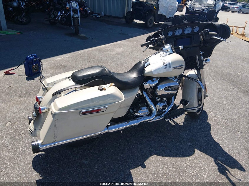 2022 Harley-davidson Street glide VIN 1HD1KBC13NB606885 IAAI salvage auction — THEFT, Salvage (South Carolina), sold $7,200 on 2026-07-08 (photo 4)