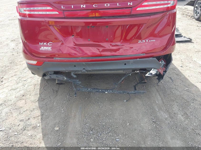 2017 Lincoln Mkc VIN 5LMTJ3DH1HUL14152 IAAI salvage auction — FRONT & REAR, Salvage (Iowa), sold $2,000 on 2026-07-27 (photo 6)