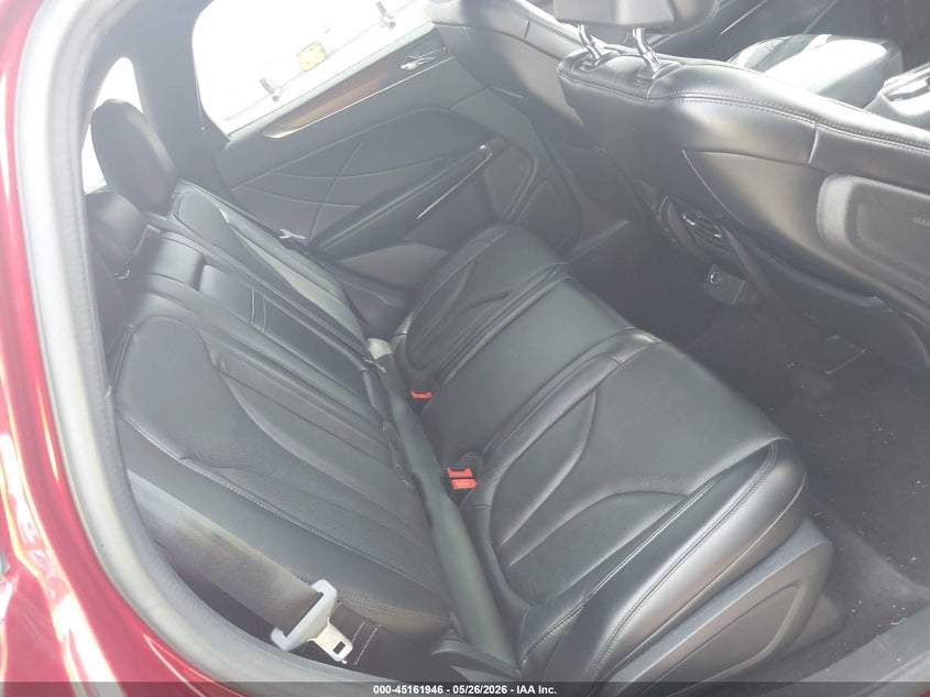 2017 Lincoln Mkc VIN 5LMTJ3DH1HUL14152 IAAI salvage auction — FRONT & REAR, Salvage (Iowa), sold $2,000 on 2026-07-27 (photo 8)