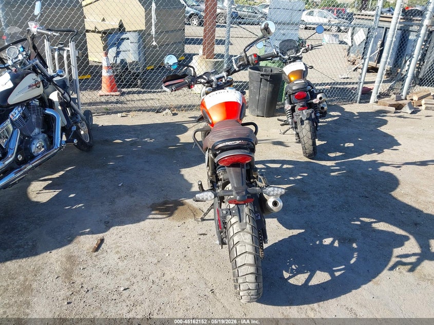 2026 Triumph motorcycle Scrambler VIN SMTT147Y5TNA44214 IAAI salvage auction — SIDE, Salvage (California), sold $1,000 on 2026-07-22 (photo 6)