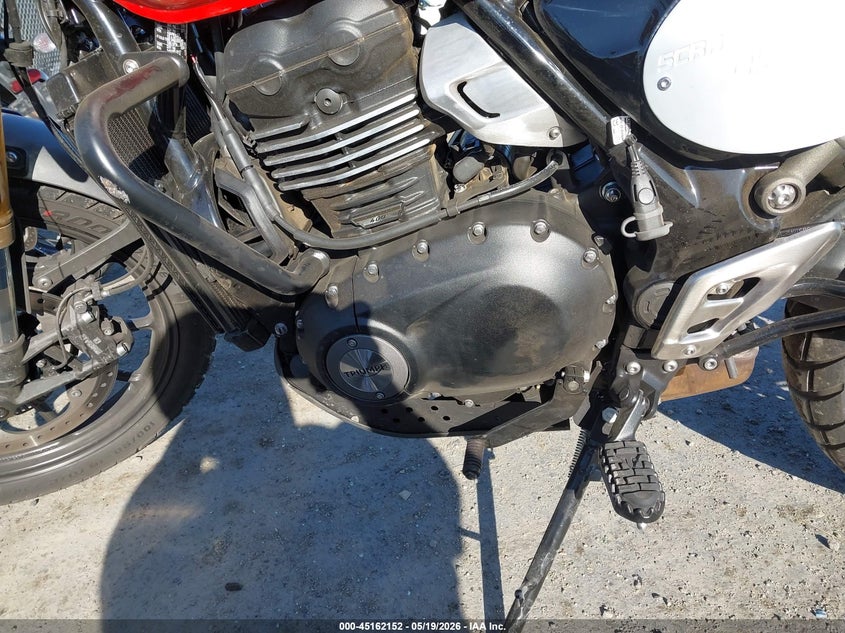 2026 Triumph motorcycle Scrambler VIN SMTT147Y5TNA44214 IAAI salvage auction — SIDE, Salvage (California), sold $1,000 on 2026-07-22 (photo 9)