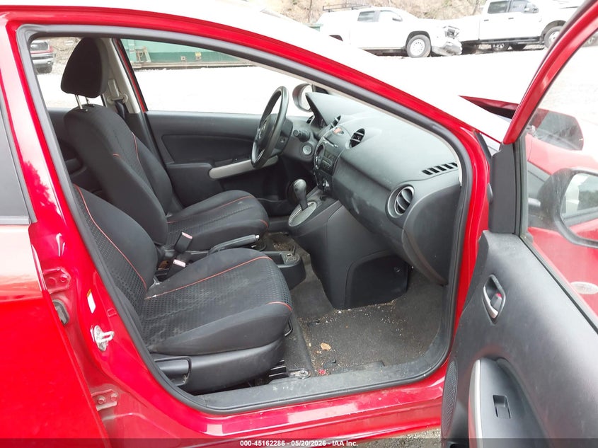 2011 Mazda 2 VIN JM1DE1HZ0B0118774 IAAI salvage auction — FRONT END, Salvage (Pennsylvania), sold $700 on 2026-07-07 (photo 5)