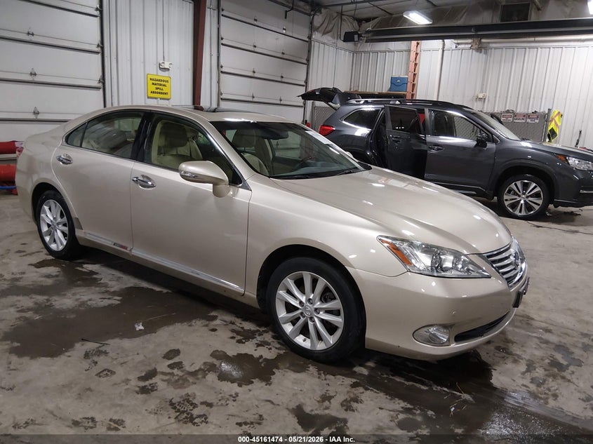 2012 Lexus VIN JTHBK1EG3C2500532 — IAAI salvage auction photo