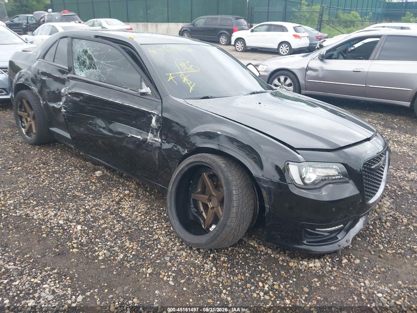 2019 Chrysler 300 VIN 2C3CCABT0KH556247 IAAI salvage auction — FRONT & REAR, Mv-907A (New York), sold $7,700 on 2026-07-07 (photo 1)