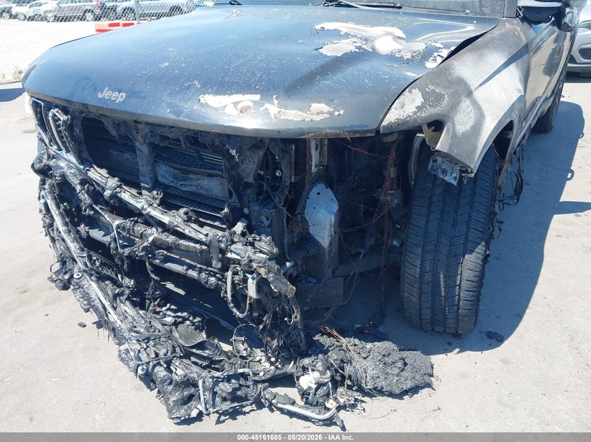 2022 Jeep Grand cherokee VIN 1C4RJKDG0N8538746 IAAI salvage auction — Burn Engine, Junk Receipt (North Carolina), sold $2,000 on 2026-07-12 (photo 6)
