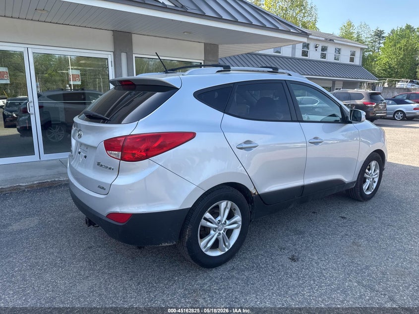 2012 Hyundai VIN KM8JUCAC4CU395912 IAAI salvage auction — NORMAL WEAR, Original (New Hampshire), sold $1,950 on 2026-07-08 (photo 4)