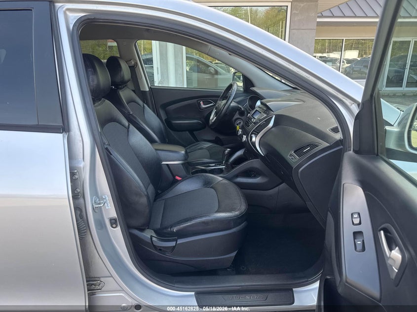 2012 Hyundai VIN KM8JUCAC4CU395912 IAAI salvage auction — NORMAL WEAR, Original (New Hampshire), sold $1,950 on 2026-07-08 (photo 5)
