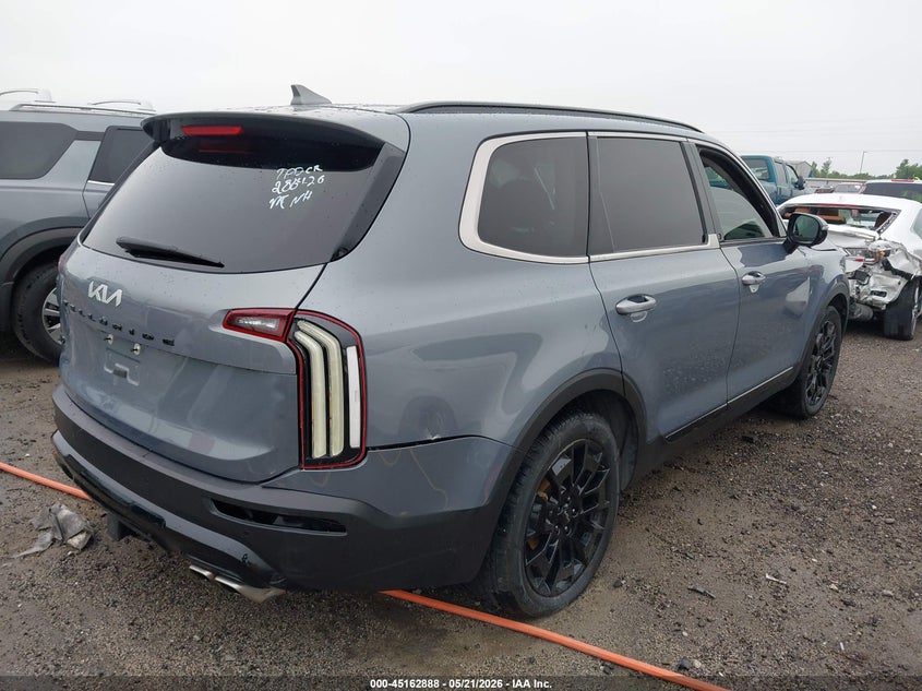 2022 Kia Telluride VIN 5XYP5DHC7NG270303 IAAI salvage auction — LEFT SIDE, Junk (Oklahoma), sold $6,500 on 2026-07-14 (photo 4)