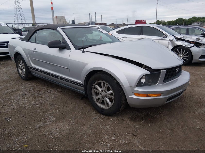 2008 Ford Mustang VIN 1ZVHT84N585190470 IAAI salvage auction — LEFT FRONT, Clear (Indiana), sold $700 on 2026-07-28 (photo 1)