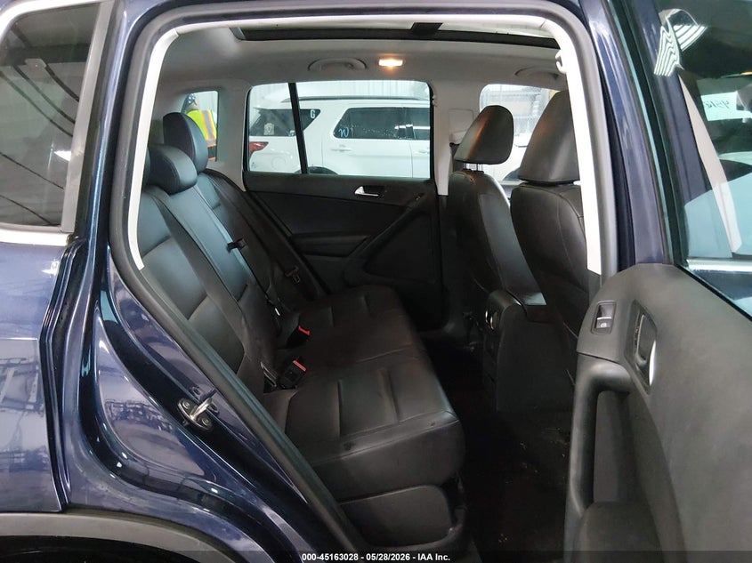 2016 Volkswagen Tiguan VIN WVGAV7AX3GW575058 IAAI salvage auction — FRONT END, Salvage (Kansas), sold $1,675 on 2026-07-10 (photo 8)