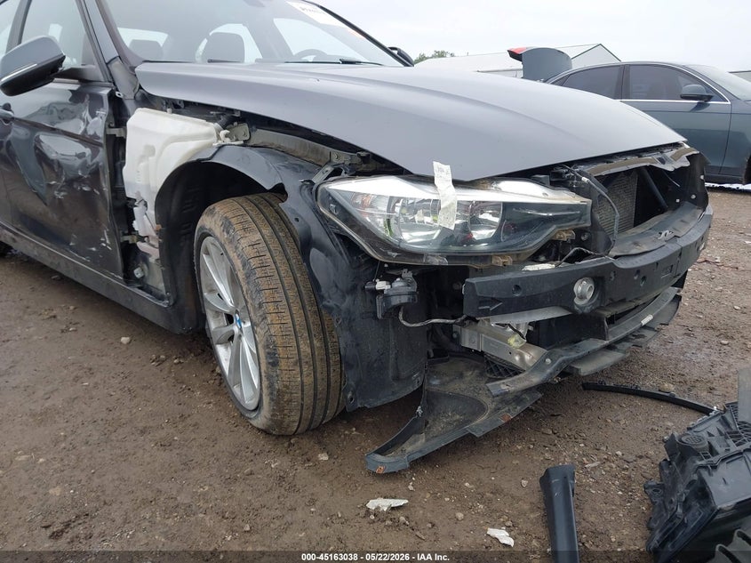 2017 BMW 3er VIN WBA8E5G37HNU42996 IAAI salvage auction — FRONT & REAR, Salvage (Ohio), sold $1,550 on 2026-08-06 (photo 6)