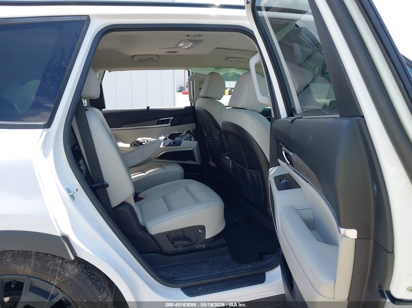 2022 Kia Telluride VIN 5XYP3DHC8NG297533 IAAI salvage auction — LEFT SIDE, Salvage (Indiana), sold $4,600 on 2026-07-30 (photo 8)