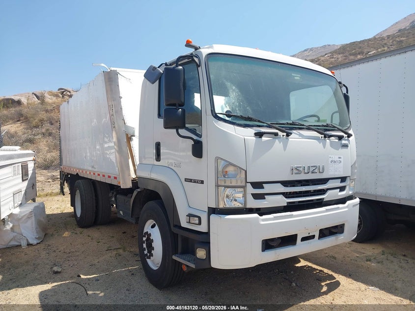 2019 Isuzu VIN 54DK6S167KSG00719 — IAAI salvage auction photo