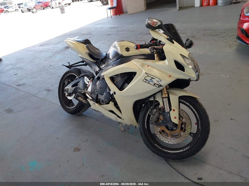2006 Suzuki Gsx-r600 VIN JS1GN7DAX62115322 IAAI salvage auction — LEFT & RIGHT, Rebuildable (Florida), sold $1,950 on 2026-07-07 (photo 1)