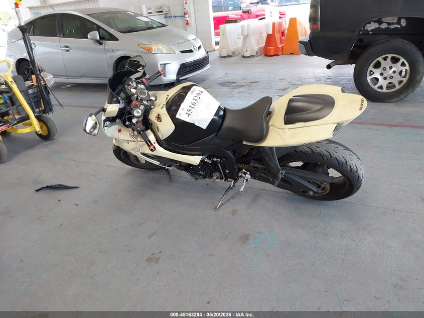 2006 Suzuki Gsx-r600 VIN JS1GN7DAX62115322 IAAI salvage auction — LEFT & RIGHT, Rebuildable (Florida), sold $1,950 on 2026-07-07 (photo 3)