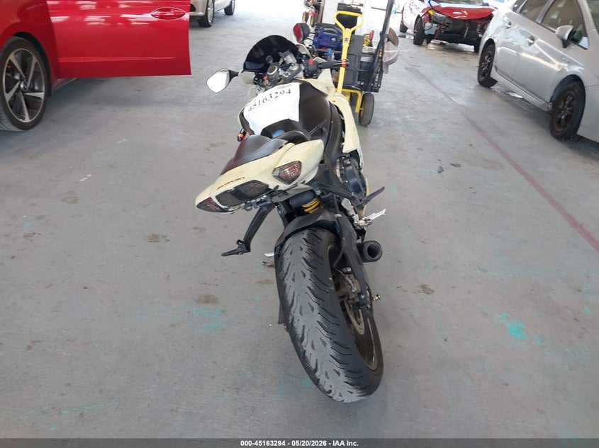 2006 Suzuki Gsx-r600 VIN JS1GN7DAX62115322 IAAI salvage auction — LEFT & RIGHT, Rebuildable (Florida), sold $1,950 on 2026-07-07 (photo 6)