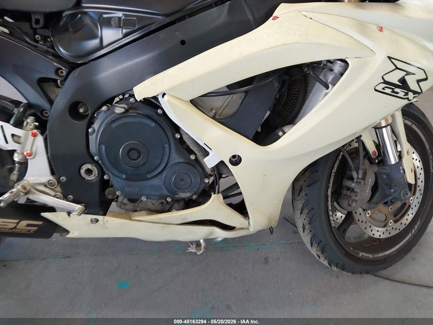 2006 Suzuki Gsx-r600 VIN JS1GN7DAX62115322 IAAI salvage auction — LEFT & RIGHT, Rebuildable (Florida), sold $1,950 on 2026-07-07 (photo 8)