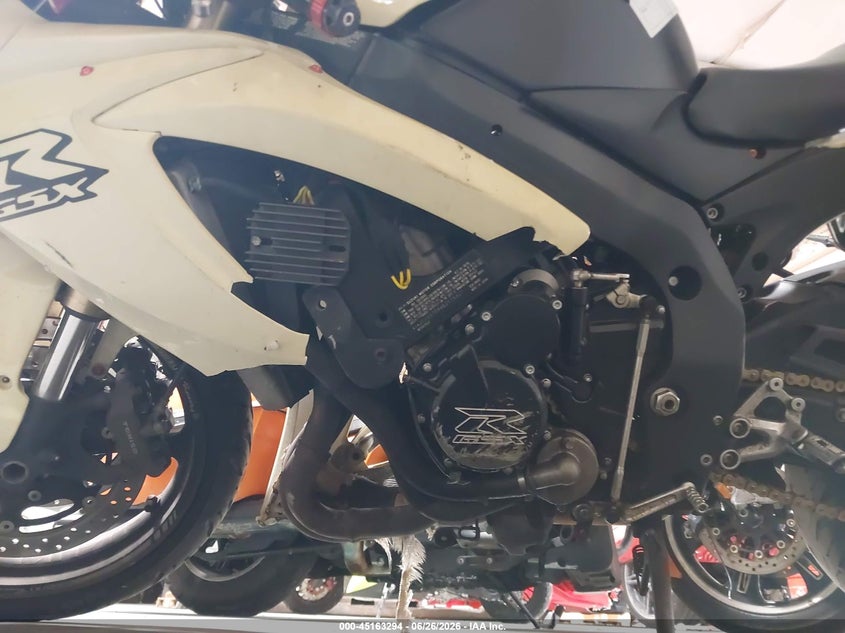 2006 Suzuki Gsx-r600 VIN JS1GN7DAX62115322 IAAI salvage auction — LEFT & RIGHT, Rebuildable (Florida), sold $1,950 on 2026-07-07 (photo 9)