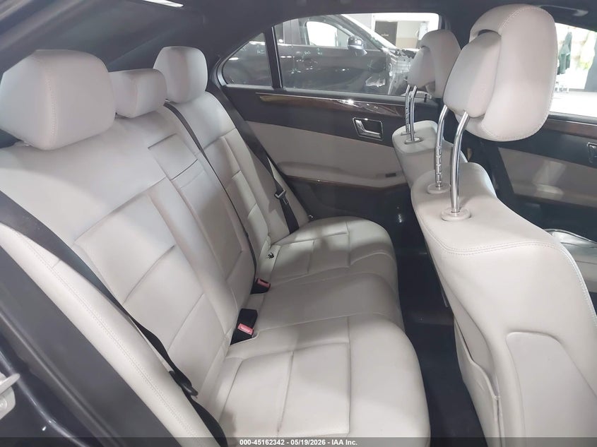 2010 Mercedes-benz E-class VIN WDDHF8HB1AA226281 IAAI salvage auction — WATER/FLOOD, Mv-907A (New York), sold $900 on 2026-07-09 (photo 8)