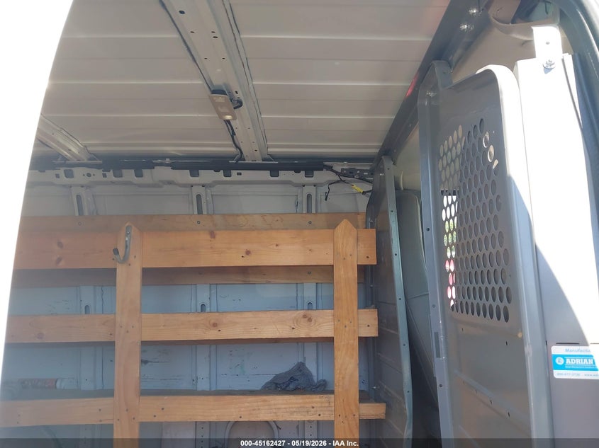 2017 Gmc Savana VIN 1GTW7AFF5H1915147 IAAI salvage auction — FRONT END, Salvage (North Carolina), sold $3,200 on 2026-07-09 (photo 8)