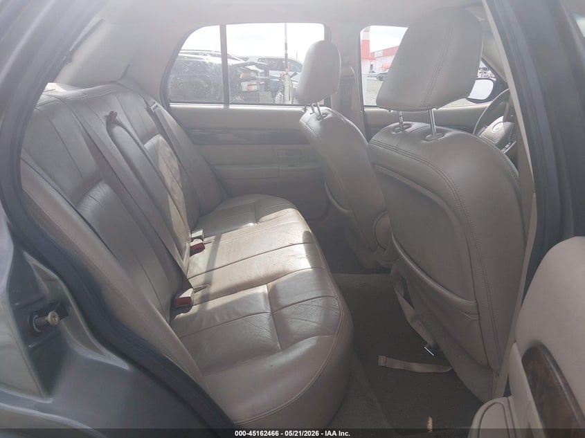 2004 Mercury Grand marquis VIN 2MEFM74W54X642466 IAAI salvage auction — NORMAL WEAR, Clear (Arkansas), sold $400 on 2026-07-08 (photo 8)