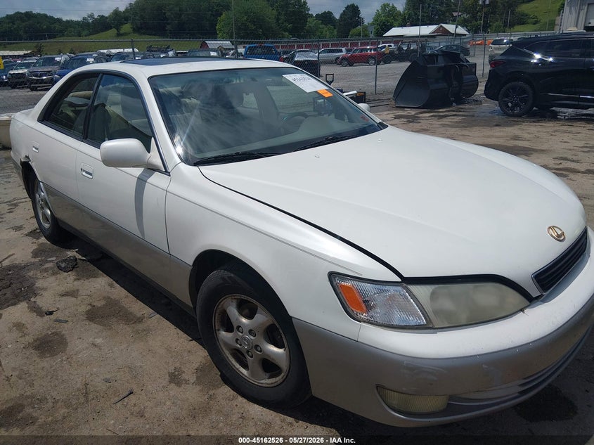 1998 Lexus Es 300 VIN JT8BF28G4W5046784 IAAI salvage auction — REAR END, Salvage (West Virginia), sold $175 on 2026-07-11 (photo 1)