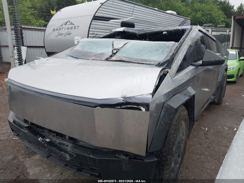 2024 Tesla Cybertruck VIN 7G2CEHED8RA010454 IAAI salvage auction — FRONT END, Salvage (Oklahoma), sold $22,100 on 2026-07-22 (photo 2)