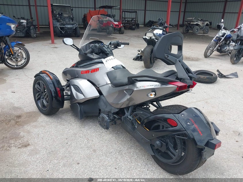 2013 Can-am/ brp Spyder VIN 2BXNABC1XDV000853 IAAI salvage auction — RIGHT FRONT, Salvage Title, sold $1,550 on 2026-09-04 (photo 3)