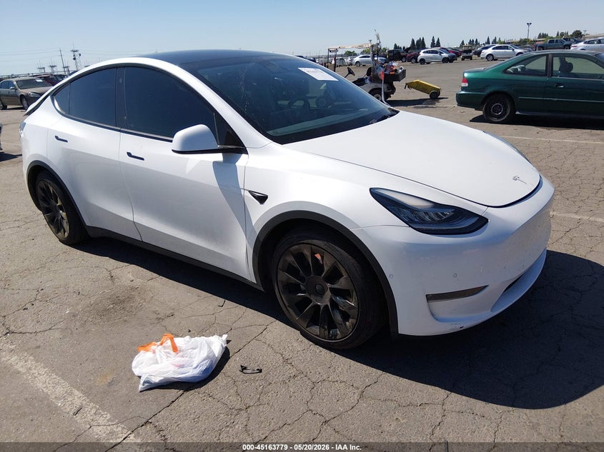 2021 Tesla Model y VIN 5YJYGDEE6MF100265 IAAI salvage auction — REAR END, Salvage (California), sold $7,200 on 2026-07-29 (photo 1)