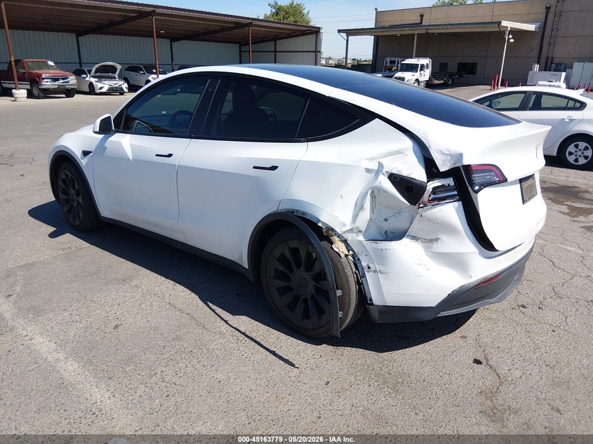 2021 Tesla Model y VIN 5YJYGDEE6MF100265 IAAI salvage auction — REAR END, Salvage (California), sold $7,200 on 2026-07-29 (photo 3)