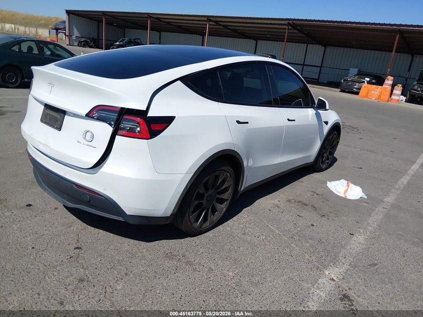 2021 Tesla Model y VIN 5YJYGDEE6MF100265 IAAI salvage auction — REAR END, Salvage (California), sold $7,200 on 2026-07-29 (photo 4)