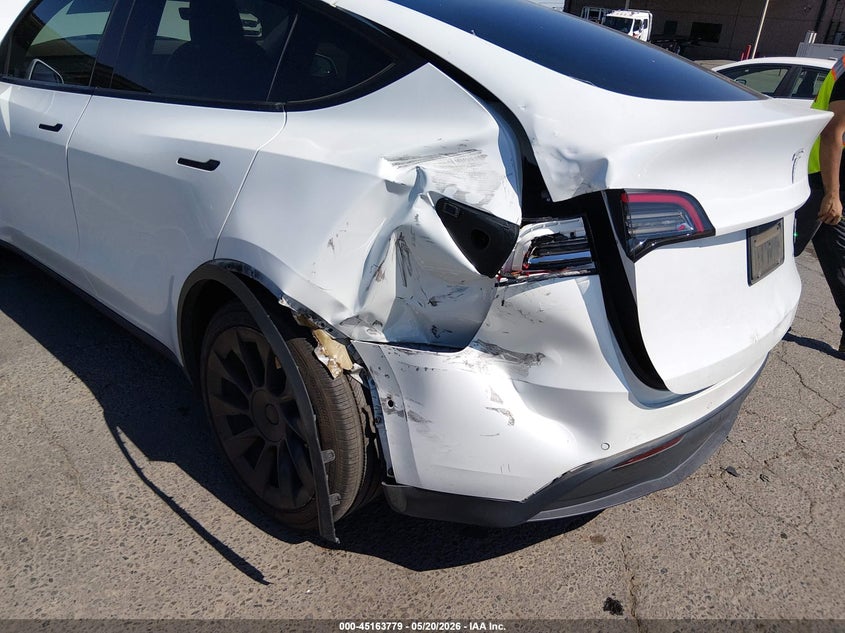2021 Tesla Model y VIN 5YJYGDEE6MF100265 IAAI salvage auction — REAR END, Salvage (California), sold $7,200 on 2026-07-29 (photo 6)