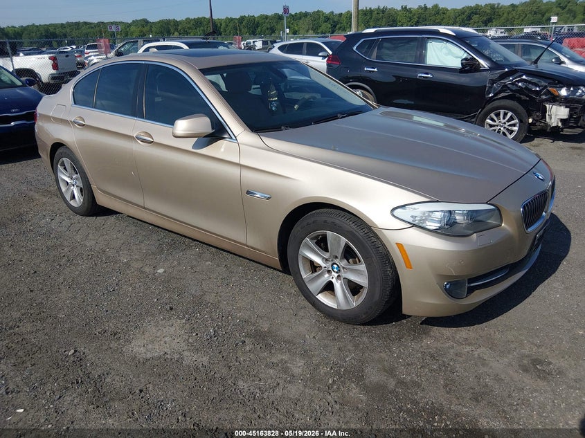 2012 BMW 5er VIN WBAXG5C57CDX02924 IAAI salvage auction — NORMAL WEAR, Clear (Delaware), sold $1,375 on 2026-07-13 (photo 1)
