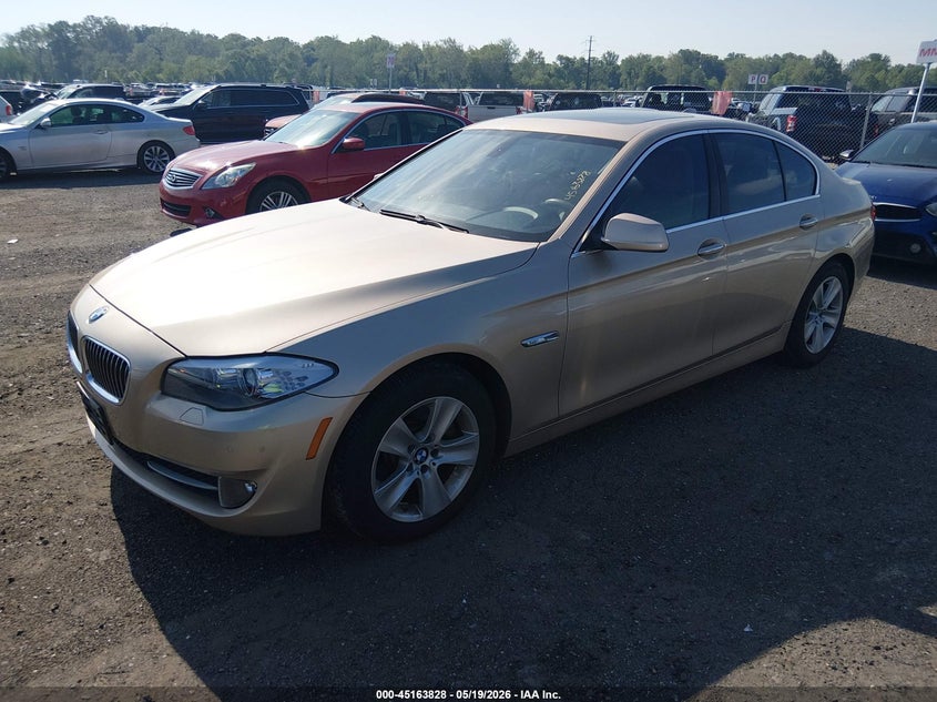 2012 BMW 5er VIN WBAXG5C57CDX02924 IAAI salvage auction — NORMAL WEAR, Clear (Delaware), sold $1,375 on 2026-07-13 (photo 2)