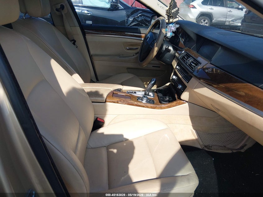 2012 BMW 5er VIN WBAXG5C57CDX02924 IAAI salvage auction — NORMAL WEAR, Clear (Delaware), sold $1,375 on 2026-07-13 (photo 5)